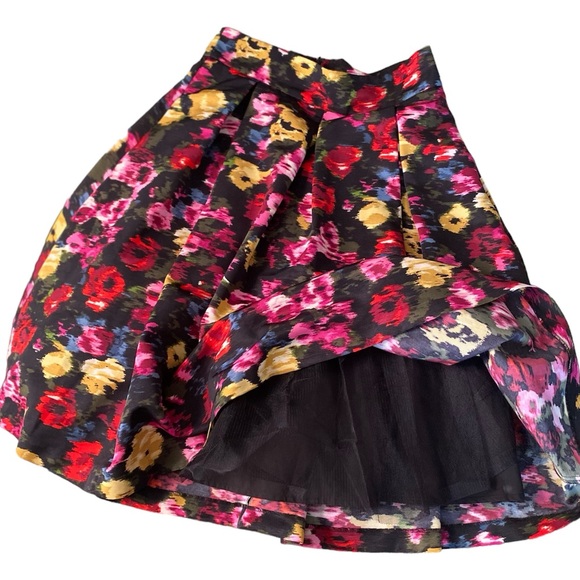 Eliza J Fllral Pleated Midi Skirt Black and Red Pink Yellow Size 10 - Picture 3 of 15